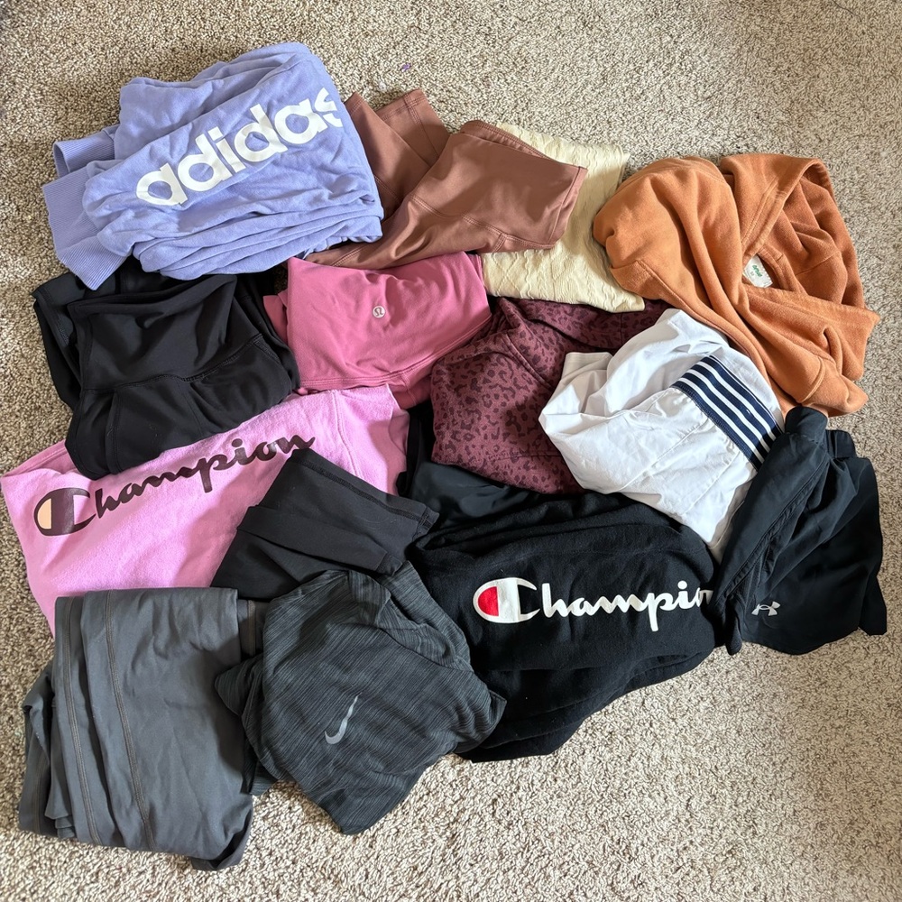 Bundle of Athletic Clothes Lululemon Adidas Nike Fabletics size medium/small